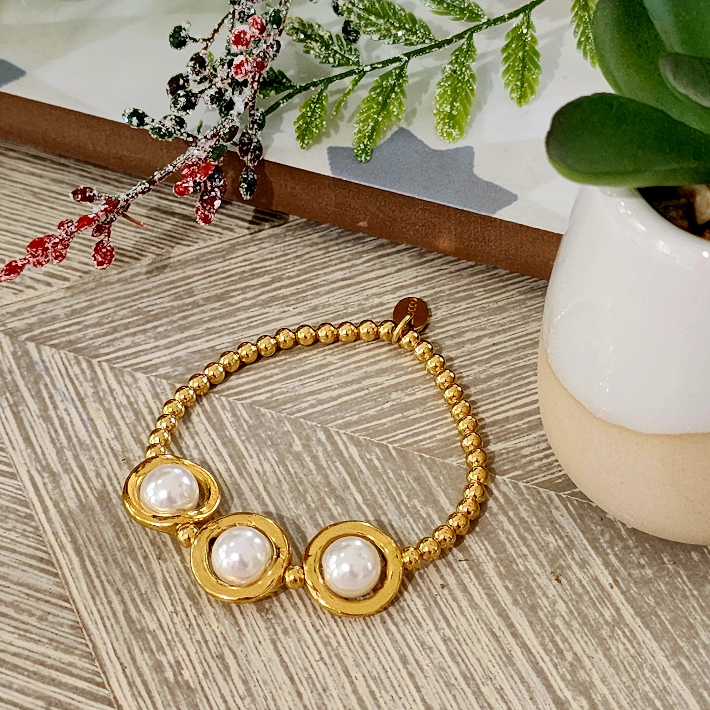"Basic" 3 Pearl Bracelet