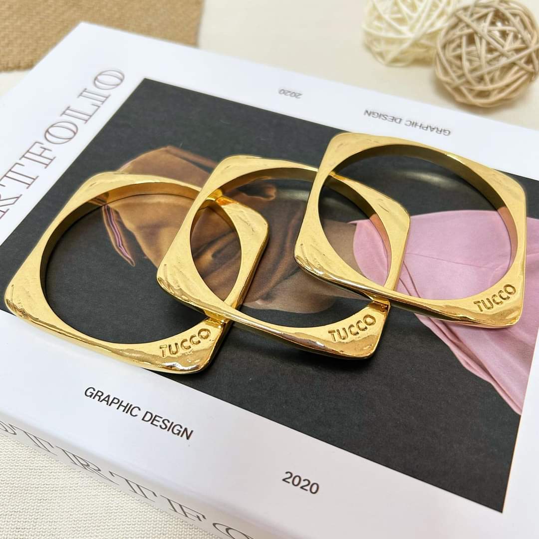 "Pura" Bangle Bracelet