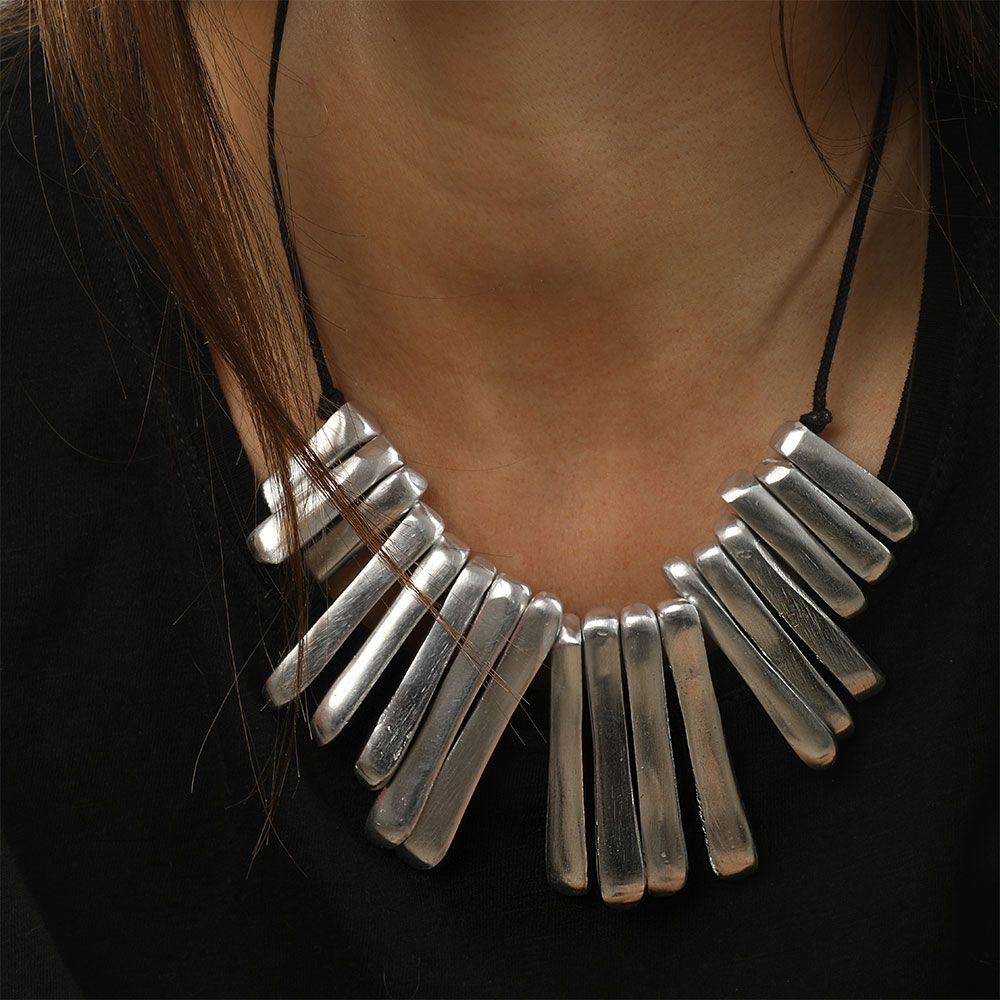 String Necklace With Bars