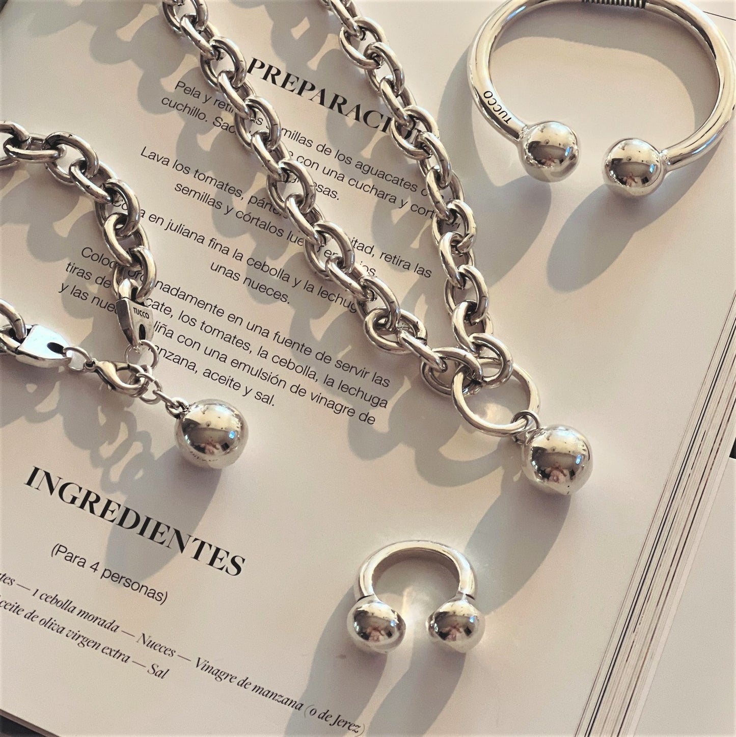 Simplicity Ring (2 Spheres)