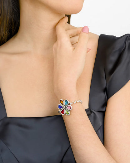 "Pétalos" by Tra-la-ra