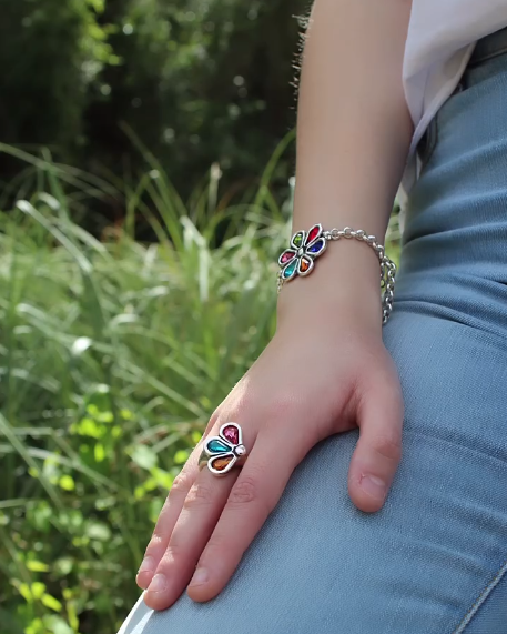 "Pétalos" by Tra-la-ra