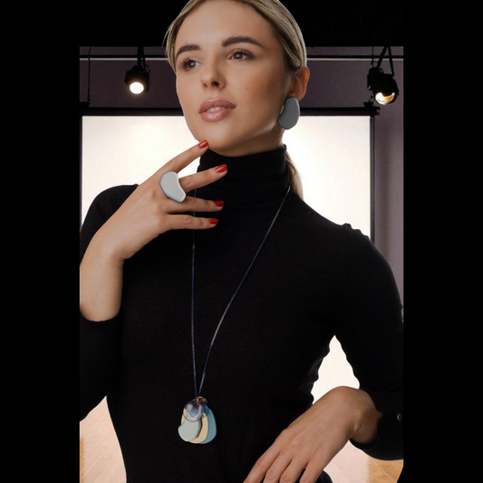 Antúra Blue Blossom Long Necklace