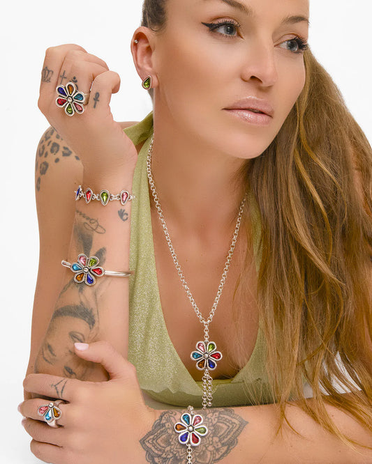 "Pétalos" by Tra-la-ra